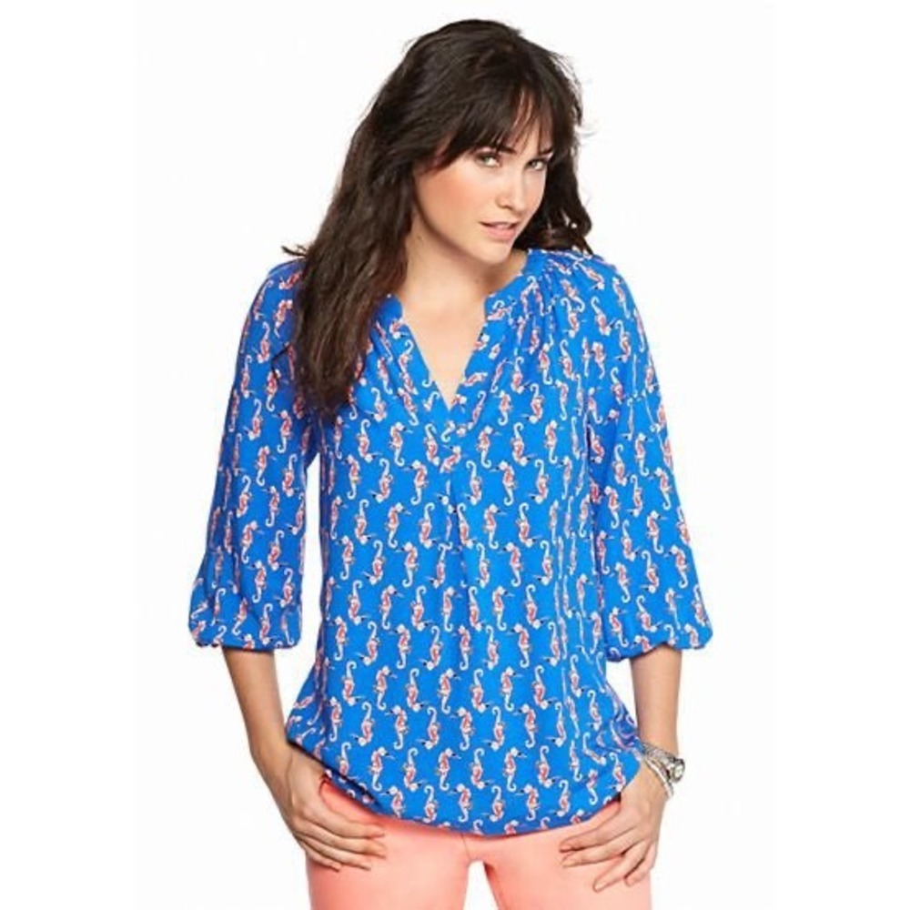 Crown & Ivy Seahorse Print V-Neck Blouse Blue Small 3/4 Sleeve Top